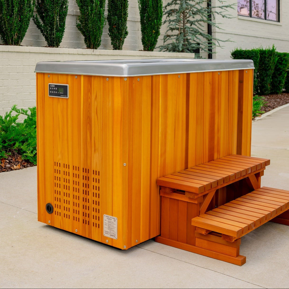 Icepod - Coldtub Store # The Icepod is our most space efficient 1 person model, fitting into compact areas. This is a great one person model if you are 5’9 and under or are simply looking to just plunge to chest level. If you are a taller individual or are looking to fully submerge we would highly recommend the Icepod Plus. Temperature ranges from 35-104°. 