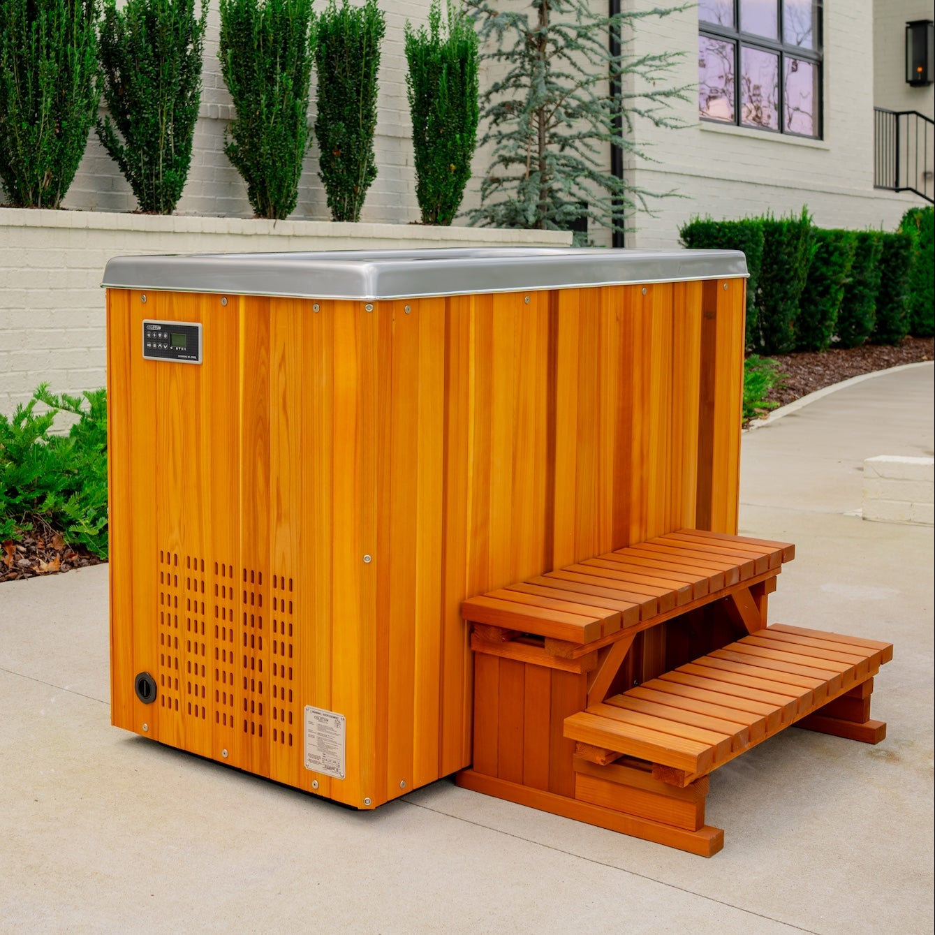 Icepod - Coldtub Store # The Icepod is our most space efficient 1 person model, fitting into compact areas. This is a great one person model if you are 5’9 and under or are simply looking to just plunge to chest level. If you are a taller individual or are looking to fully submerge we would highly recommend the Icepod Plus. Temperature ranges from 35-104°. 