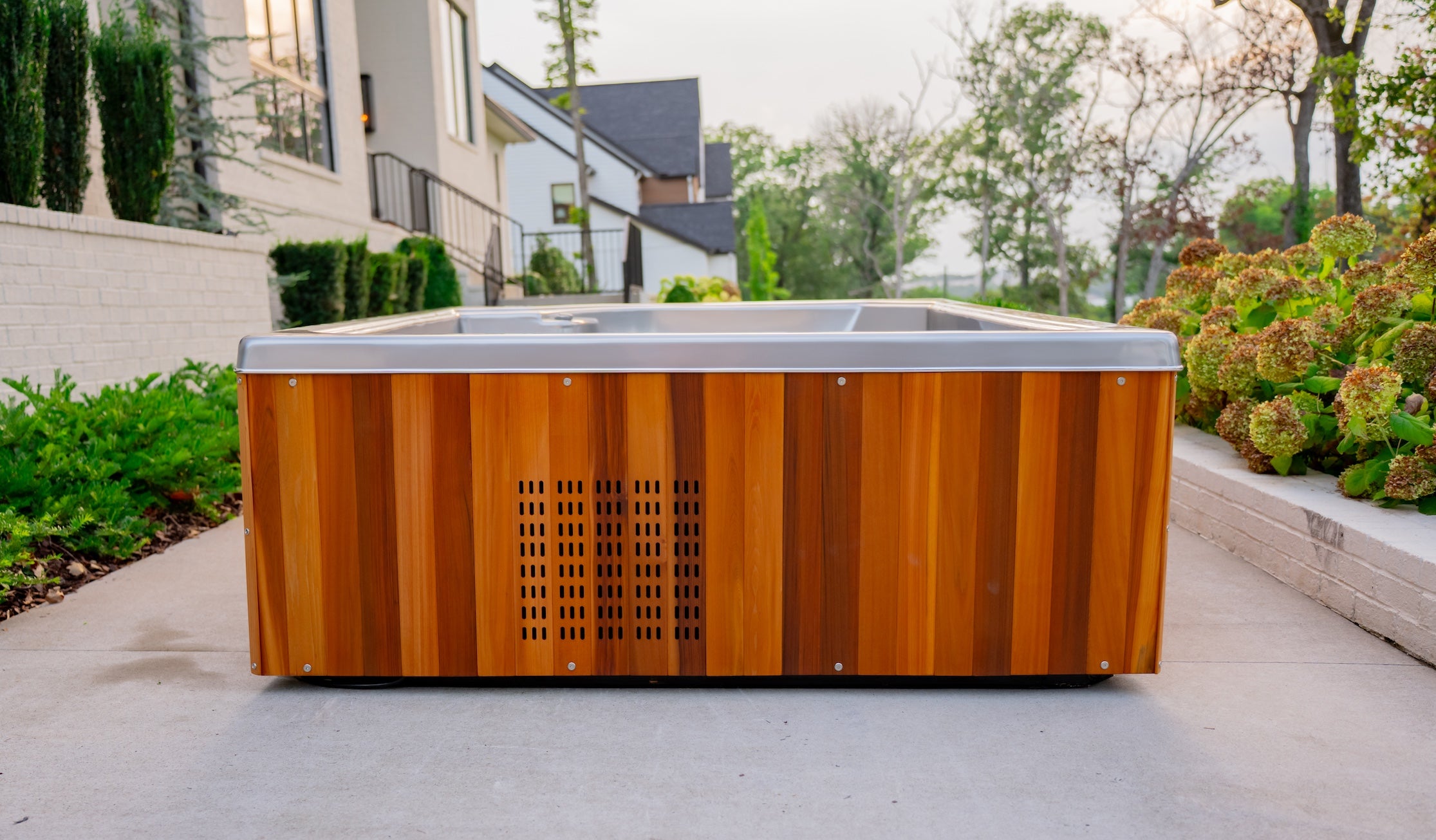 Polarplunge™ - Coldtub Store # The Polarplunge™ is our 8-12 person model. This is great for party plunging, people can sit on the bench seating for full submersion or just on the edge if only treating the legs. Temperature ranges from 35-104°. 